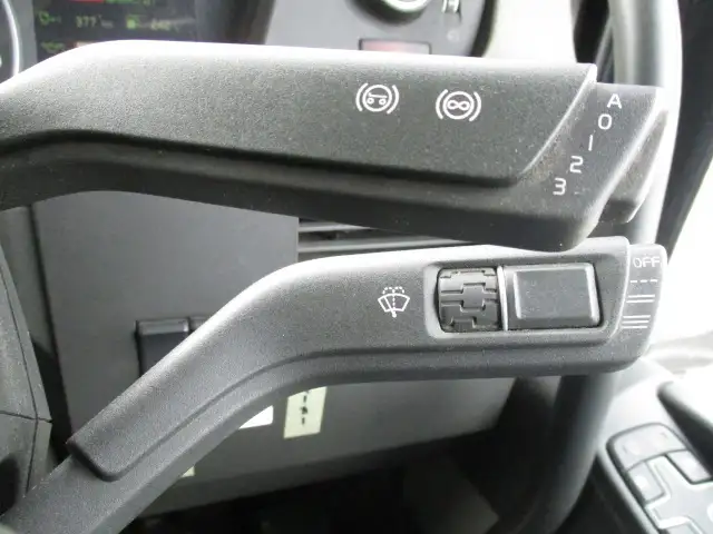 平成30年04月中古大型トラクタヘッドボルボボルボの画像41