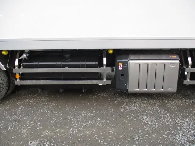 令和5年　三菱　4軸低床　冷蔵冷凍車　394馬力　AT　積載12,700㎏　菱重　2エバ　スタンバイ付の画像18