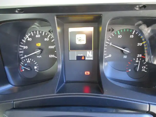 令和5年　三菱　4軸低床　冷蔵冷凍車　394馬力　AT　積載12,700㎏　菱重　2エバ　スタンバイ付の画像29