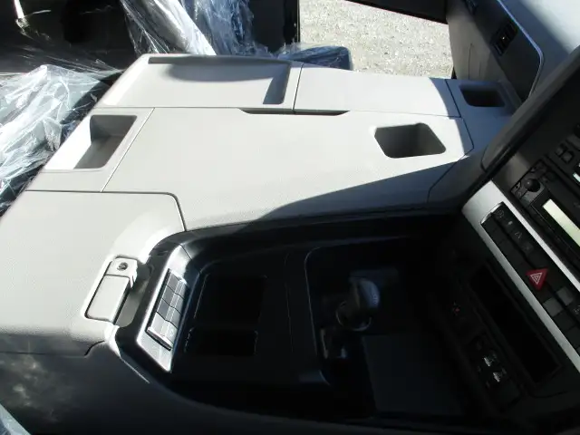 令和5年　三菱　4軸低床　冷蔵冷凍車　394馬力　AT　積載12,700㎏　菱重　2エバ　スタンバイ付の画像31