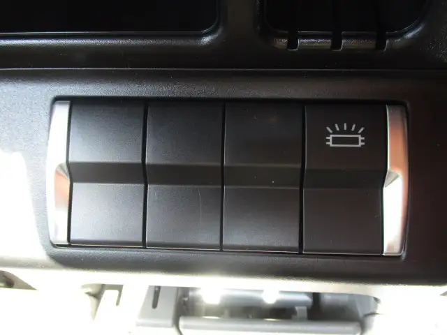 令和5年　三菱　4軸低床　冷蔵冷凍車　394馬力　AT　積載12,700㎏　菱重　2エバ　スタンバイ付の画像32