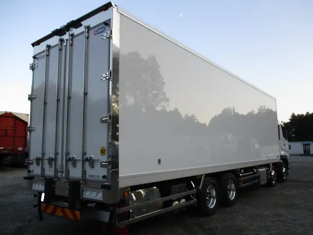 令和5年　三菱　4軸低床　冷蔵冷凍車　394馬力　AT　積載12,700㎏　菱重　2エバ　スタンバイ付の画像5