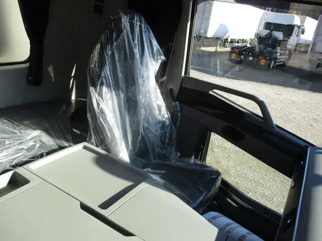 令和5年　三菱　4軸低床　冷蔵冷凍車　394馬力　AT　積載12,700㎏　菱重　2エバ　スタンバイ付の画像44