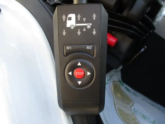 令和5年　三菱　4軸低床　冷蔵冷凍車　394馬力　AT　積載12,700㎏　菱重　2エバ　スタンバイ付の画像47