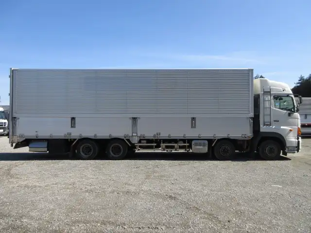 平成27年10月中古大型アルミバン・ウィング日野プロフィアの画像4