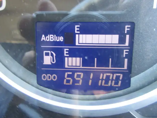 平成27年10月中古大型アルミバン・ウィング日野プロフィアの画像44