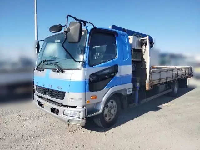 平成26年07月中古中型クレーン付三菱ふそうファイターの画像1