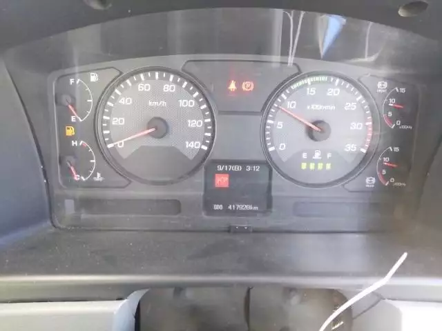 平成26年07月中古中型クレーン付三菱ふそうファイターの画像9