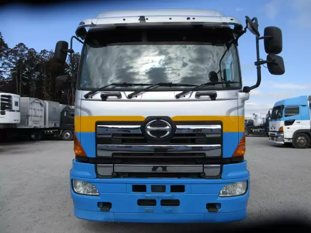 平成27年09月中古大型トラクタヘッド日野プロフィアの画像2