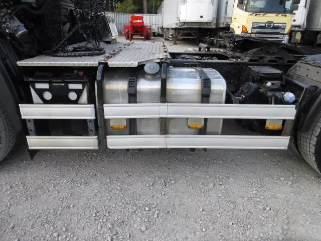 平成27年09月中古大型トラクタヘッド日野プロフィアの画像18