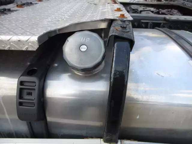 平成27年09月中古大型トラクタヘッド日野プロフィアの画像20