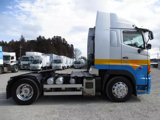 平成27年09月中古大型トラクタヘッド日野プロフィアの画像4