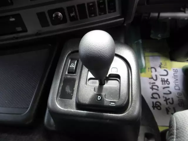 平成27年09月中古大型トラクタヘッド日野プロフィアの画像32