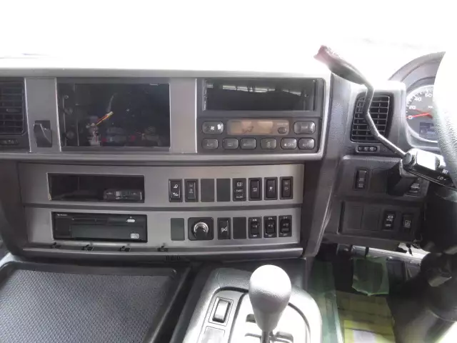 平成27年09月中古大型トラクタヘッド日野プロフィアの画像35