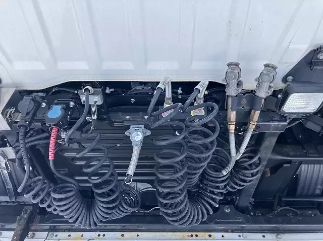 令和03年09月中古大型トラクタヘッド日野プロフィアの画像11