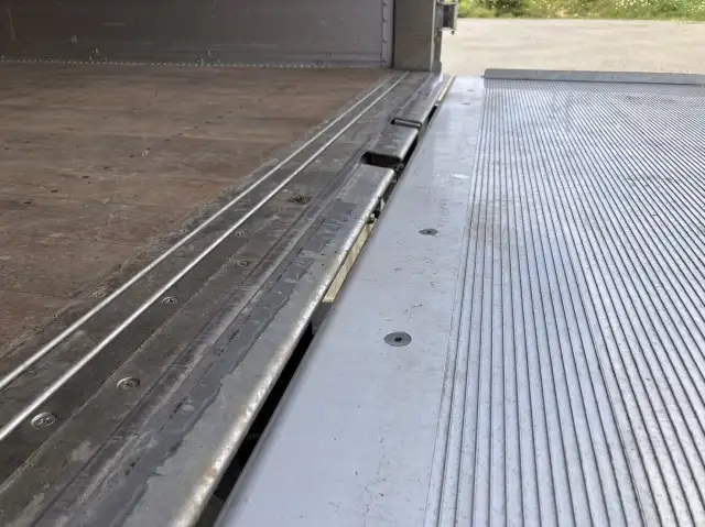 令和03年05月中古小型アルミバン・ウィングいすゞエルフの画像21