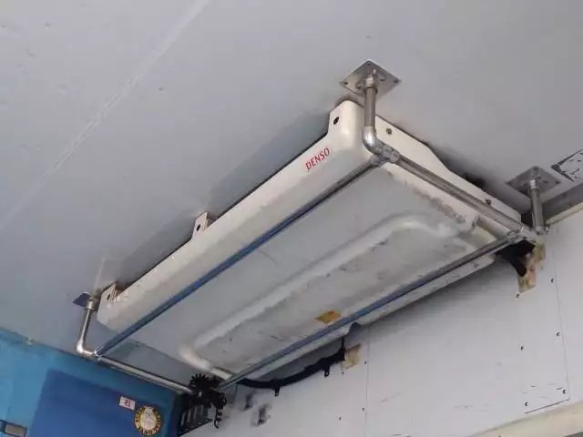 平成29年10月中古中型冷凍バン・ウィングいすゞフォワードの画像19