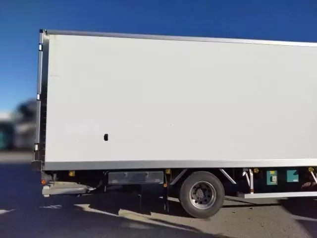 平成29年10月中古中型冷凍バン・ウィングいすゞフォワードの画像22