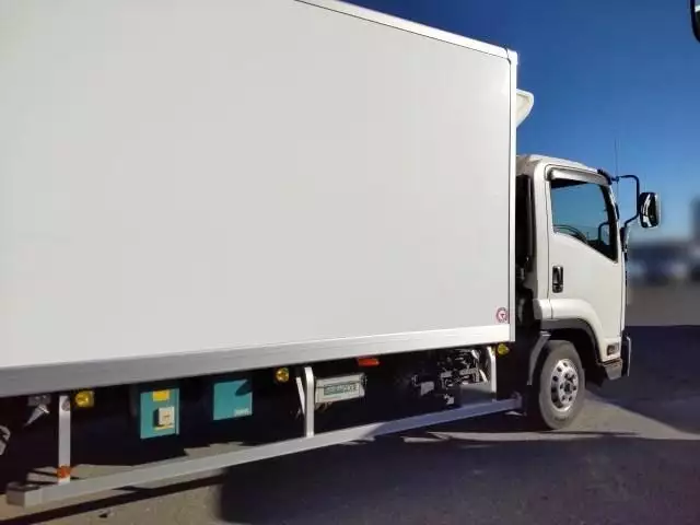 平成29年10月中古中型冷凍バン・ウィングいすゞフォワードの画像23