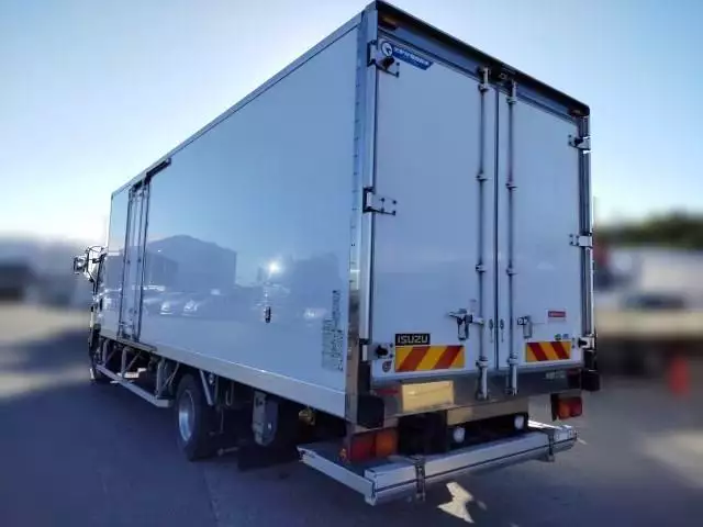 平成29年10月中古中型冷凍バン・ウィングいすゞフォワードの画像4