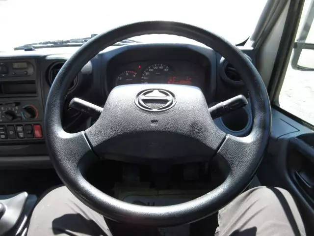 平成30年08月中古小型冷凍バン・ウィング日野デュトロの画像42