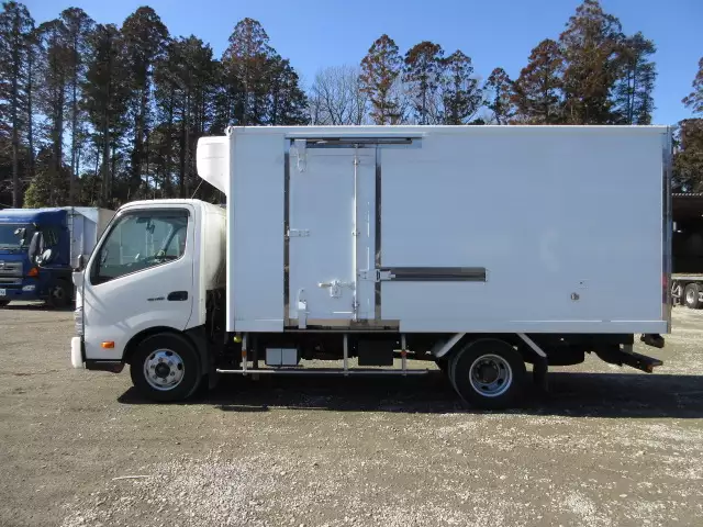 平成30年08月中古小型冷凍バン・ウィング日野デュトロの画像8