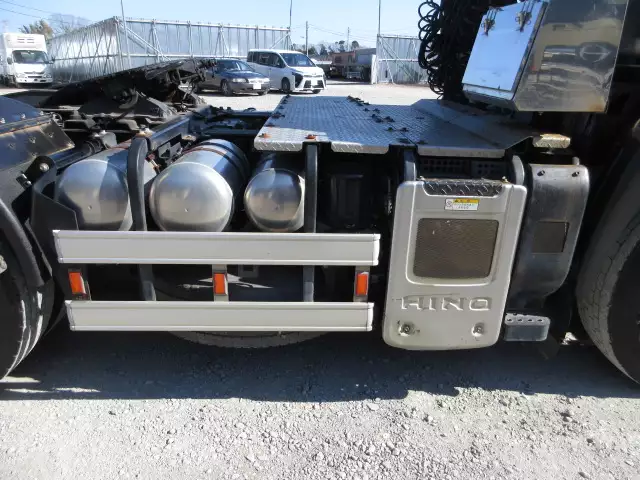 平成26年01月中古大型トラクタヘッド日野プロフィアの画像23