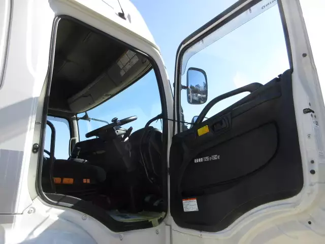 平成26年01月中古大型トラクタヘッド日野プロフィアの画像29