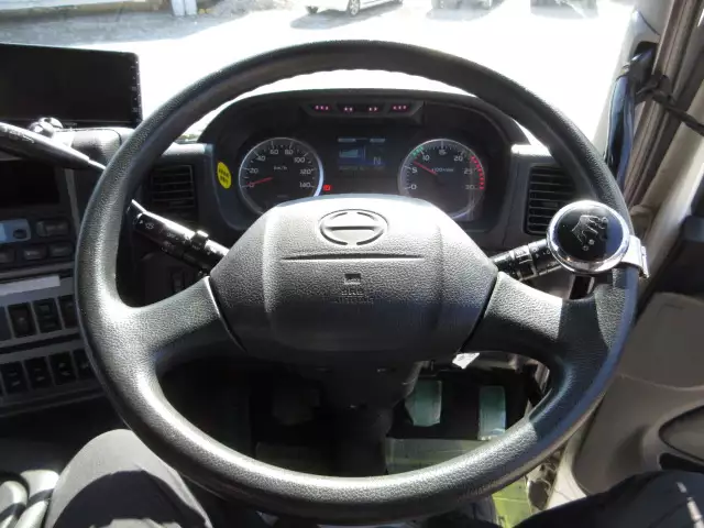 平成26年01月中古大型トラクタヘッド日野プロフィアの画像41