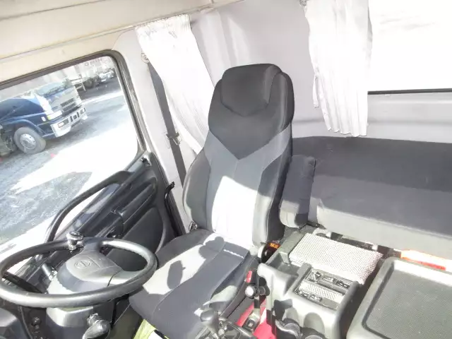 平成26年01月中古大型トラクタヘッド日野プロフィアの画像47