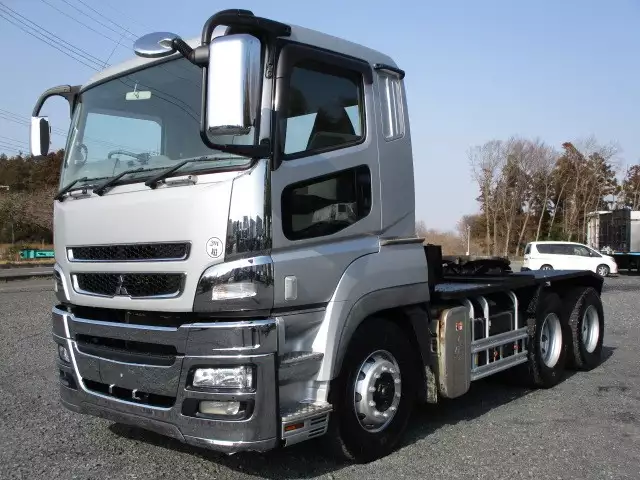 平成25年11月中古大型トラクタヘッド三菱ふそうスーパーグレートの画像1