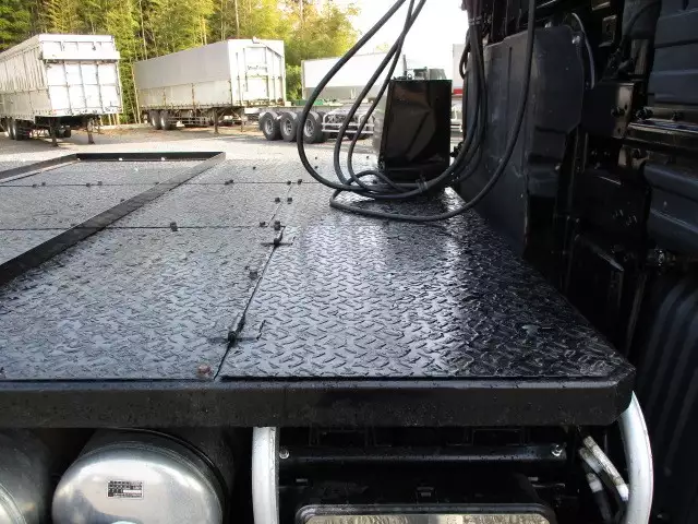 平成25年11月中古大型トラクタヘッド三菱ふそうスーパーグレートの画像11