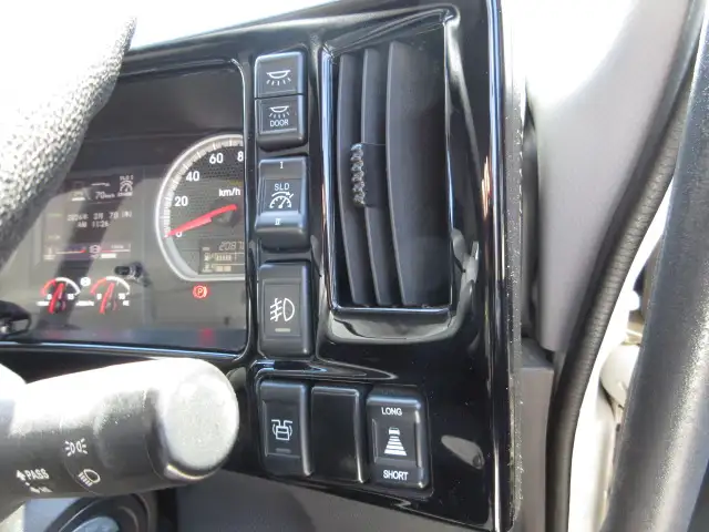 車検付(R6.7)令和3年 いすゞ 低床4軸ウィング 距離:21万㎞ 380馬力 MT 積載:14,200kg バックモニター ETC2.0 ナビの画像45