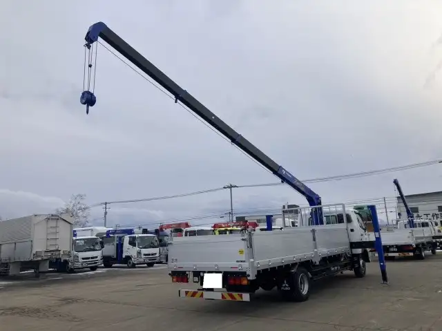 ☆車検付き(R7.2.15)☆ 令和6年 三菱 増トンセルフクレーン タダノ4段 ラジコン 240馬力 MT リーフサス 積載:7,000㎏ 距離:1,000㎞未満の画像11