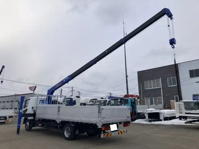 ☆車検付き(R7.2.15)☆ 令和6年 三菱 増トンセルフクレーン タダノ4段 ラジコン 240馬力 MT リーフサス 積載:7,000㎏ 距離:1,000㎞未満の画像12