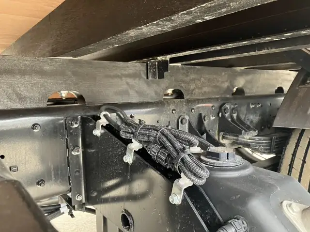 ☆車検付き(R7.2.15)☆ 令和6年 三菱 増トンセルフクレーン タダノ4段 ラジコン 240馬力 MT リーフサス 積載:7,000㎏ 距離:1,000㎞未満の画像23