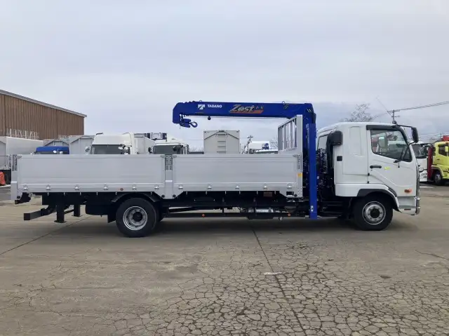 ☆車検付き(R7.2.15)☆ 令和6年 三菱 増トンセルフクレーン タダノ4段 ラジコン 240馬力 MT リーフサス 積載:7,000㎏ 距離:1,000㎞未満の画像4