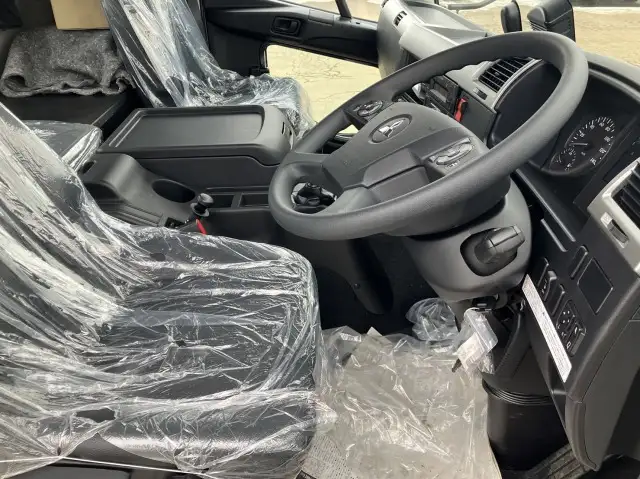 ☆車検付き(R7.2.15)☆ 令和6年 三菱 増トンセルフクレーン タダノ4段 ラジコン 240馬力 MT リーフサス 積載:7,000㎏ 距離:1,000㎞未満の画像44