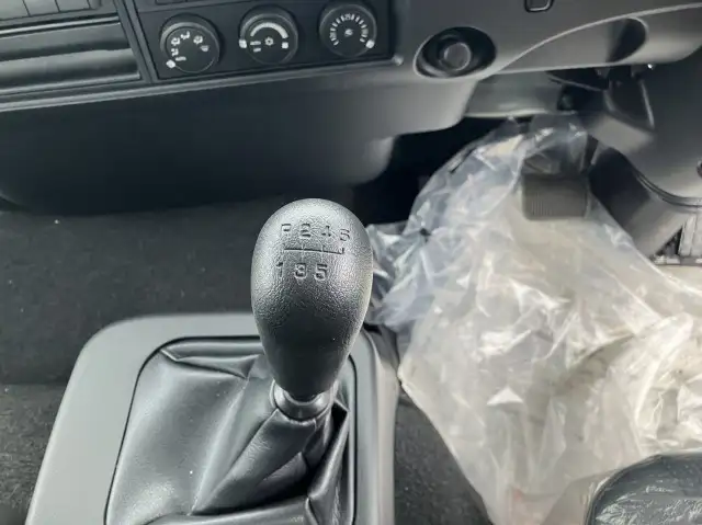 ☆車検付き(R7.2.15)☆ 令和6年 三菱 増トンセルフクレーン タダノ4段 ラジコン 240馬力 MT リーフサス 積載:7,000㎏ 距離:1,000㎞未満の画像49