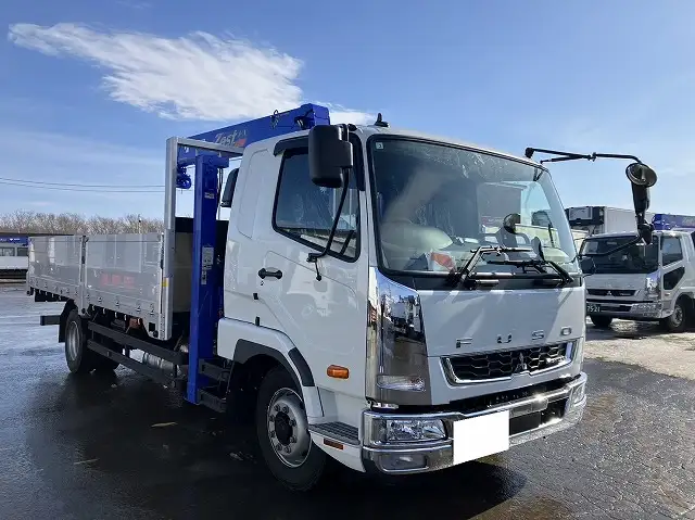 ☆車検付き(R7.2.13)☆ 令和6年 三菱 増トンセルフクレーン タダノ4段 ラジコン 240馬力 MT  リーフサス 積載:7,100㎏ 距離:1000㎞以下 の画像3