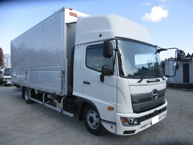 未使用車 令和6年 日野 4tウィング格納ゲート付 6200ワイド 240馬力 MT 積載:2,250㎏ ETC2.0 バックモニターの画像3