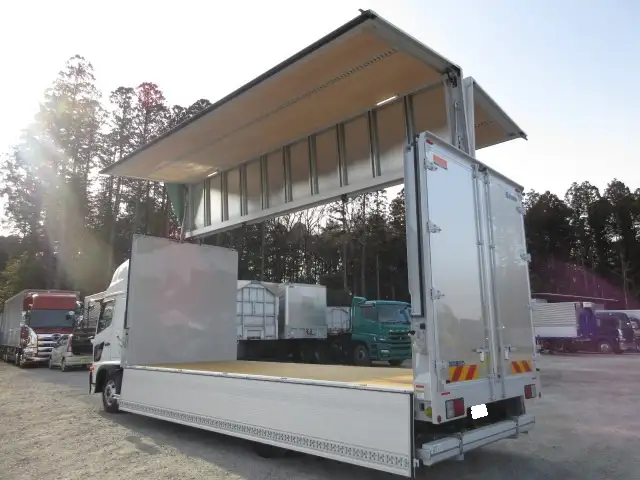 未使用車 令和6年 日野 4tウィング格納ゲート付 6200ワイド 240馬力 MT 積載:2,250㎏ ETC2.0 バックモニターの画像31