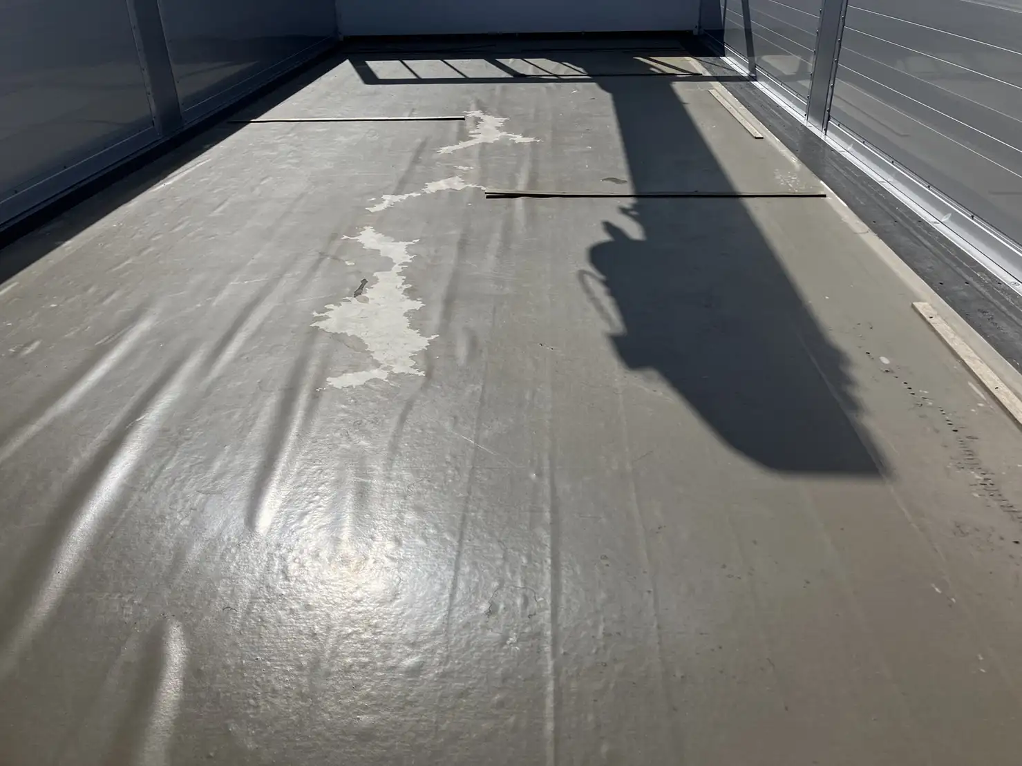 【荷台L6500‼】☆車検付き(R6.12.25)☆　令和5年　三菱　増トンセルフクレーン　タダノ4段　ラジコン　240馬力　MT 　リーフサス　積載：7,100㎏　距離：1000㎞以下　の画像19