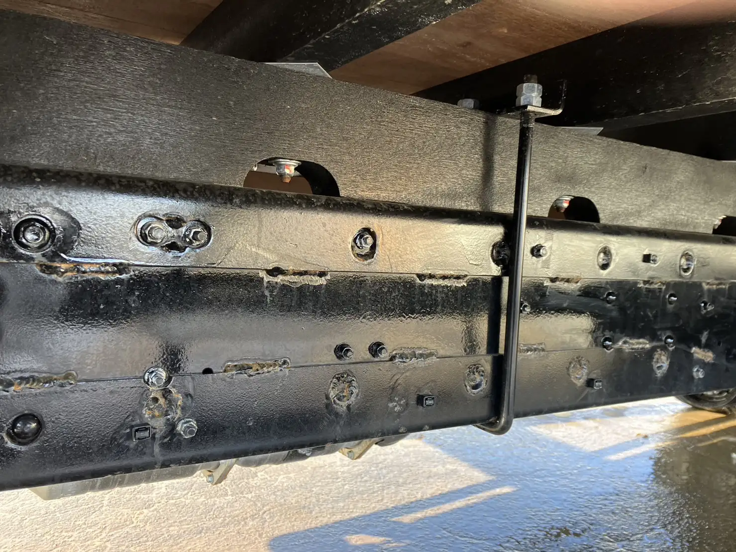 【荷台L6500‼】☆車検付き(R6.12.25)☆　令和5年　三菱　増トンセルフクレーン　タダノ4段　ラジコン　240馬力　MT 　リーフサス　積載：7,100㎏　距離：1000㎞以下　の画像23