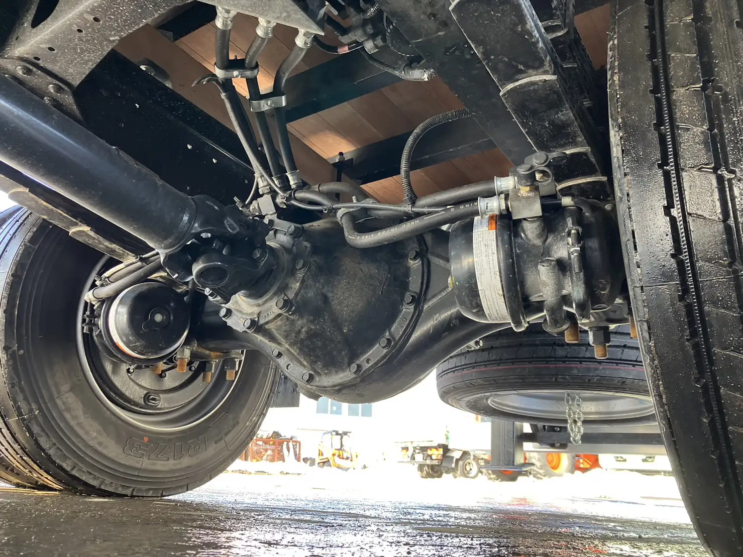 【荷台L6500‼】☆車検付き(R6.12.25)☆　令和5年　三菱　増トンセルフクレーン　タダノ4段　ラジコン　240馬力　MT 　リーフサス　積載：7,100㎏　距離：1000㎞以下　の画像25