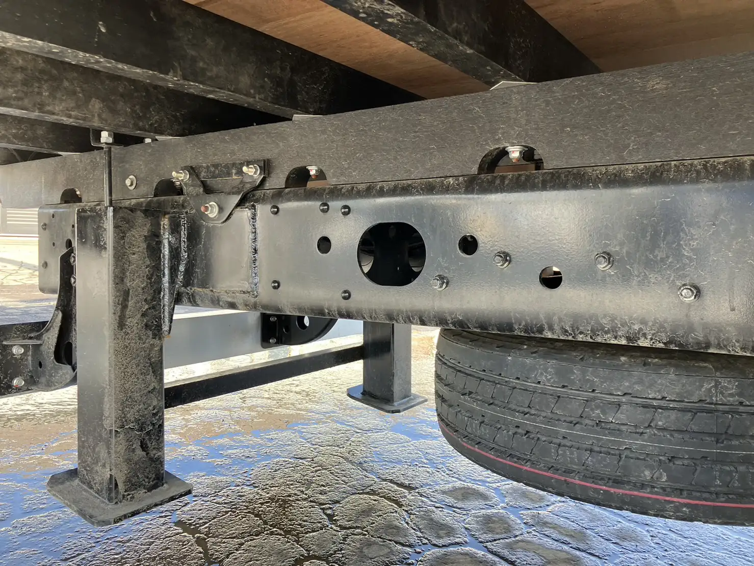 【荷台L6500‼】☆車検付き(R6.12.25)☆　令和5年　三菱　増トンセルフクレーン　タダノ4段　ラジコン　240馬力　MT 　リーフサス　積載：7,100㎏　距離：1000㎞以下　の画像29