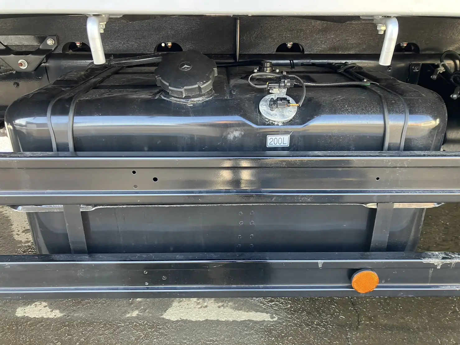 【荷台L6500‼】☆車検付き(R6.12.25)☆ 令和5年 三菱 増トンセルフクレーン タダノ4段 ラジコン 240馬力 MT リーフサス 積載:7,100㎏ 距離:1000㎞以下 の画像35