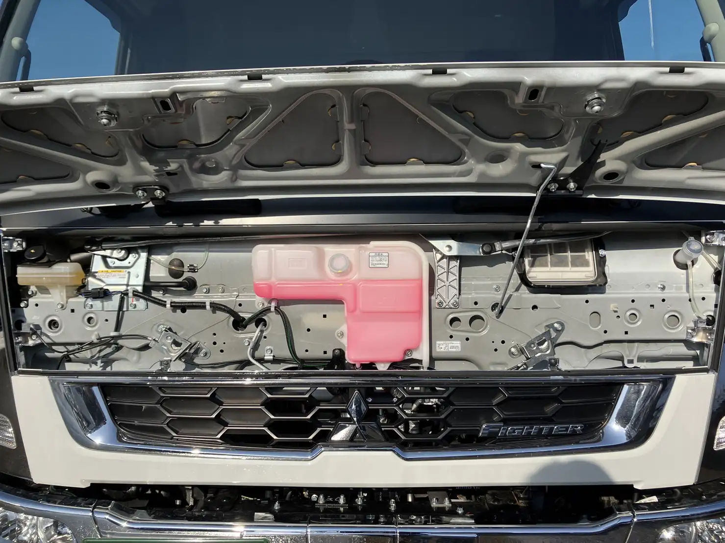 【荷台L6500‼】☆車検付き(R6.12.25)☆ 令和5年 三菱 増トンセルフクレーン タダノ4段 ラジコン 240馬力 MT リーフサス 積載:7,100㎏ 距離:1000㎞以下 の画像54