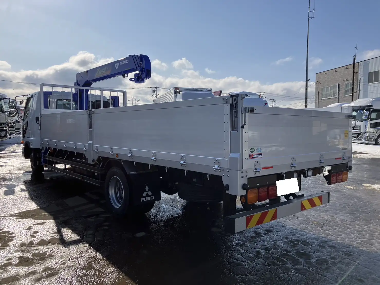 【荷台L6500‼】☆車検付き(R6.12.25)☆　令和5年　三菱　増トンセルフクレーン　タダノ4段　ラジコン　240馬力　MT 　リーフサス　積載：7,100㎏　距離：1000㎞以下　の画像7