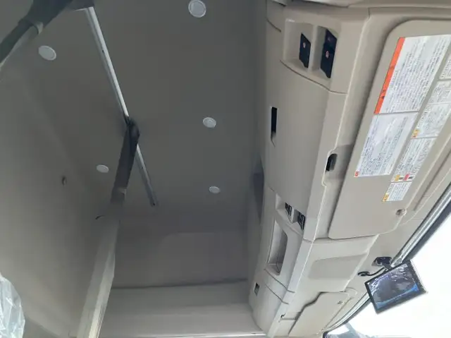 ☆車検付き(R6.11.19)☆ 令和5年 日野 増tアルミウィング 72ワイド ハイルーフ エアサス MT6 積載:7,000㎏ 距離:500㎞未満の画像34